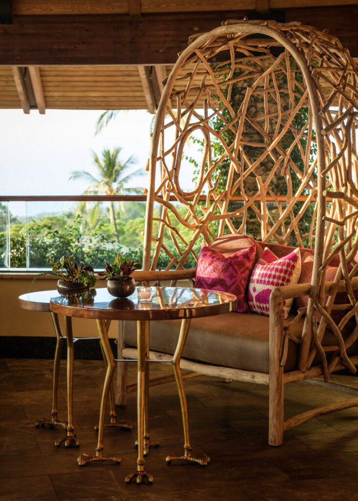HOTEL WAILEA THE BIRDCAGE BAR

Jewel-toned textiles, bold prints and textures along with eclectic furnishings such as peacock chairs and bird feet tables, set an enchanting feel.

Photo credit: Travis Rowan

