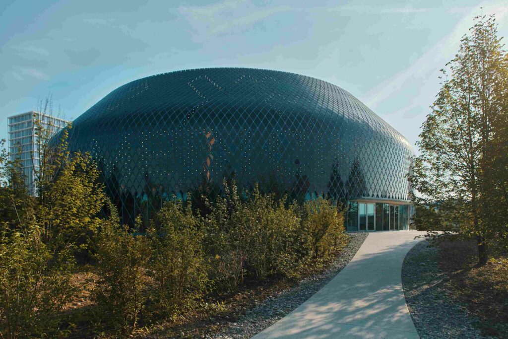Novartis Pavillon Zero - Energy Media Façade by iart – studio for media architectures
Photo credit: Laurids Jensen