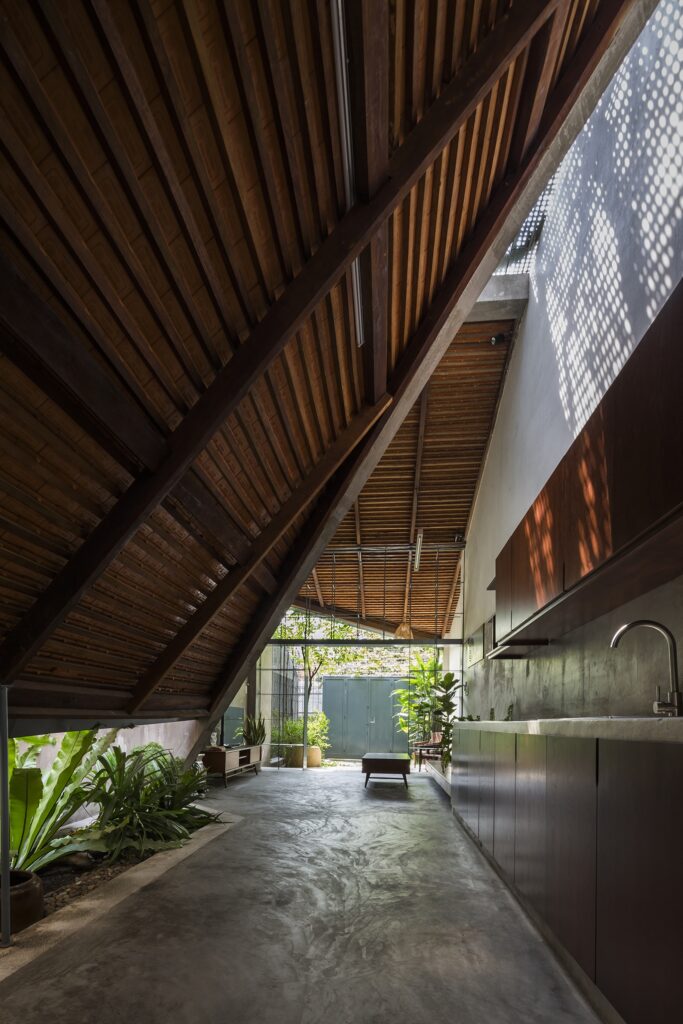 Photo credit: Hiroyuki Oki