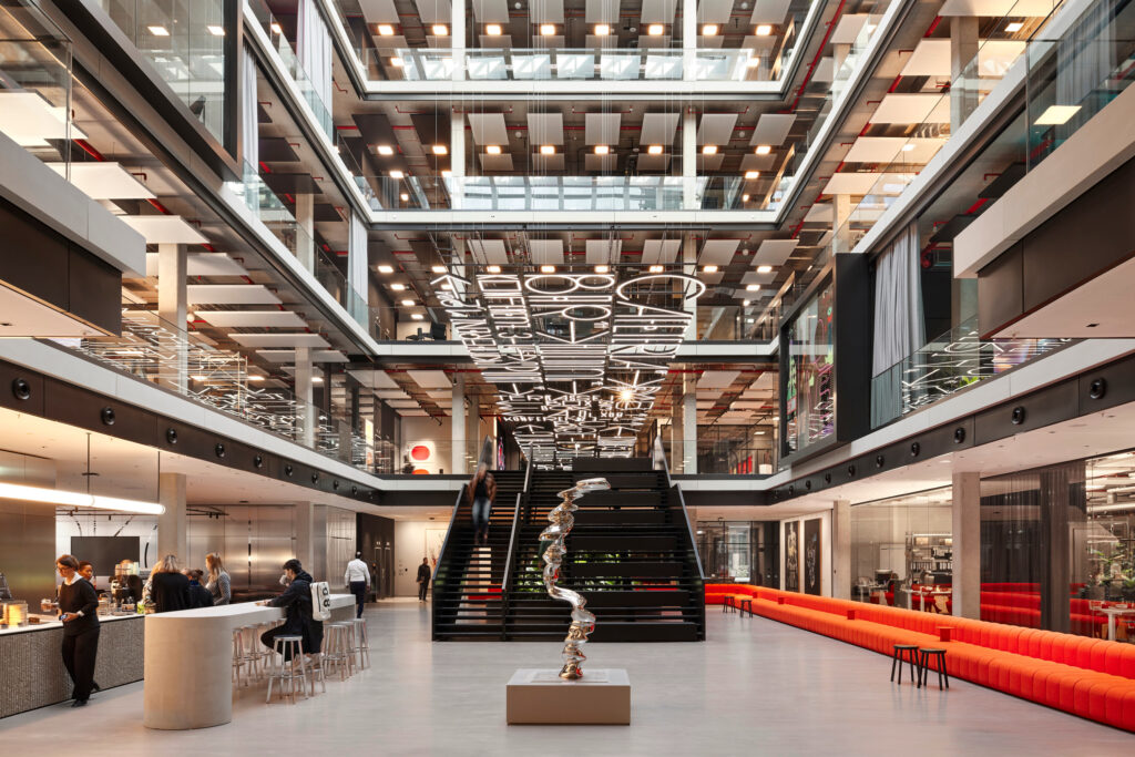 House of Communication by HENN