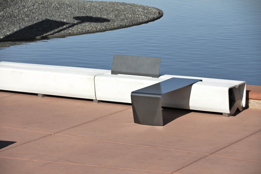Typology Ribbon Bench
Photo credit: Landscape Forms