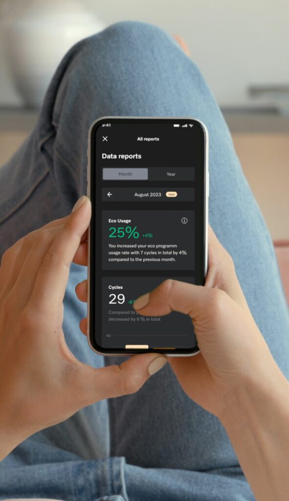 The Consumption Dashboard, part of the Miele app, shows customers the water and electricity consumption of their washing machine or dishwasher. Miele presents the new monthly report for the first time at IFA 2023 (Photo: Miele)
