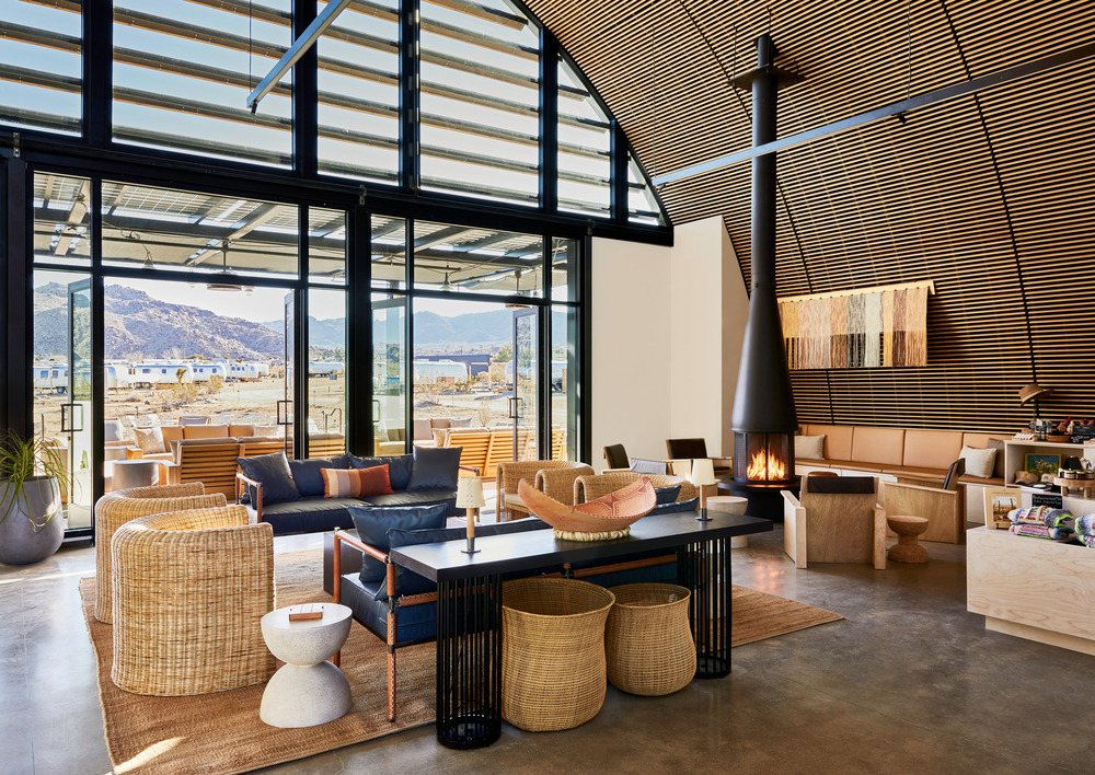 AutoCamp Joshua Tree: A textured rug lays atop concrete flooring inside the clubhouse.
Photo credit: Matt Kisiday