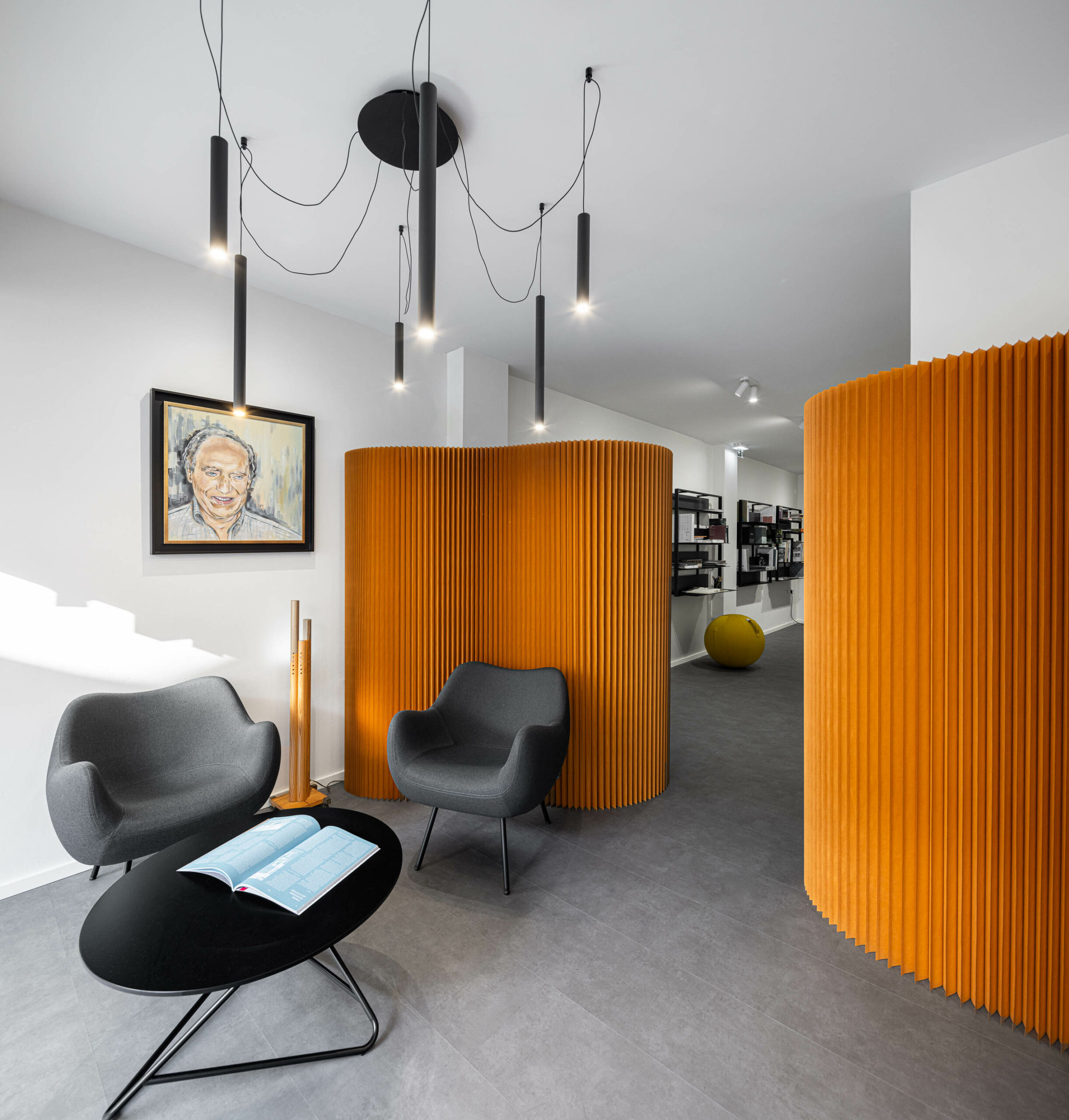 Em Paralelo's Living Canvas Where Fluidity Meets Function in Office Design