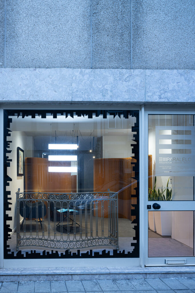 Em Paralelo's Living  Canvas Where Fluidity Meets Function in Office Design