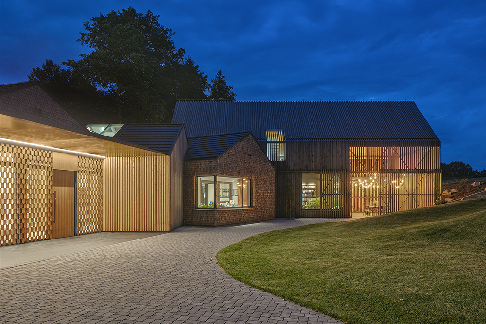 BXB Studio's Farmhouse Redefines Rural Elegance