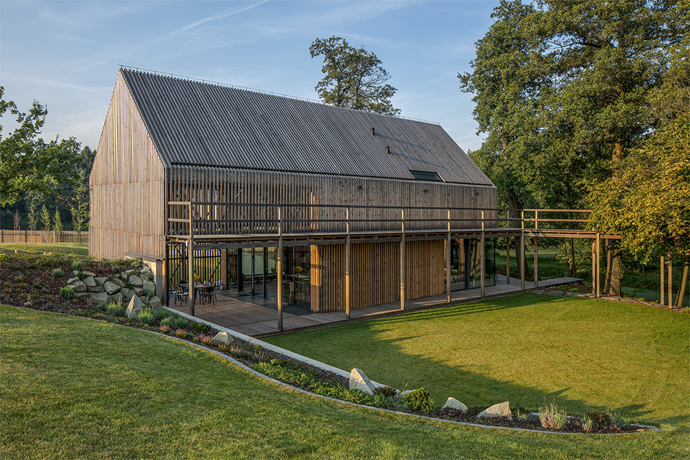 BXB Studio's Farmhouse Redefines Rural Elegance