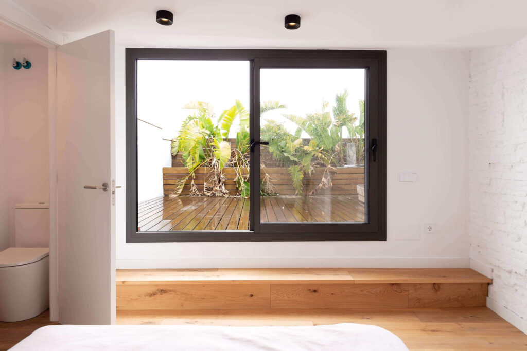 Private terrace bedroom connection Photo credit: Valentin Hinc