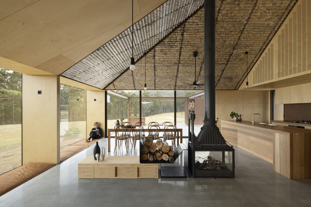 Tasmania's Modern Farmhouse With a Twist