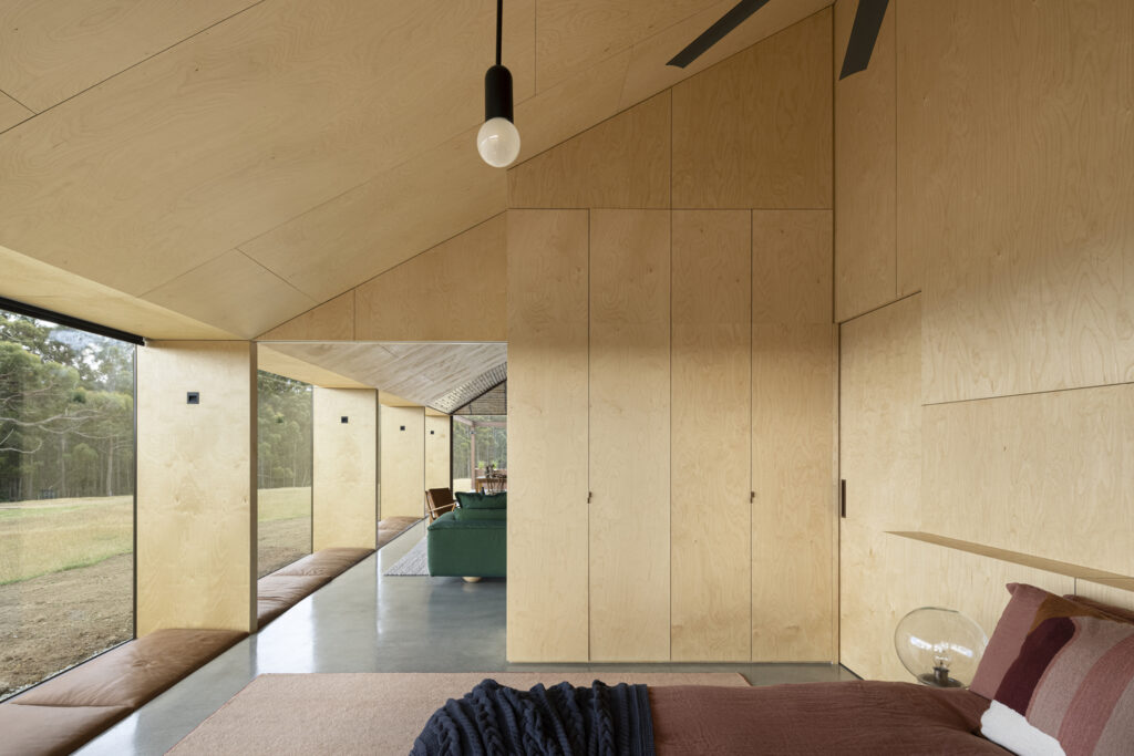 Tasmania's Modern Farmhouse With a Twist