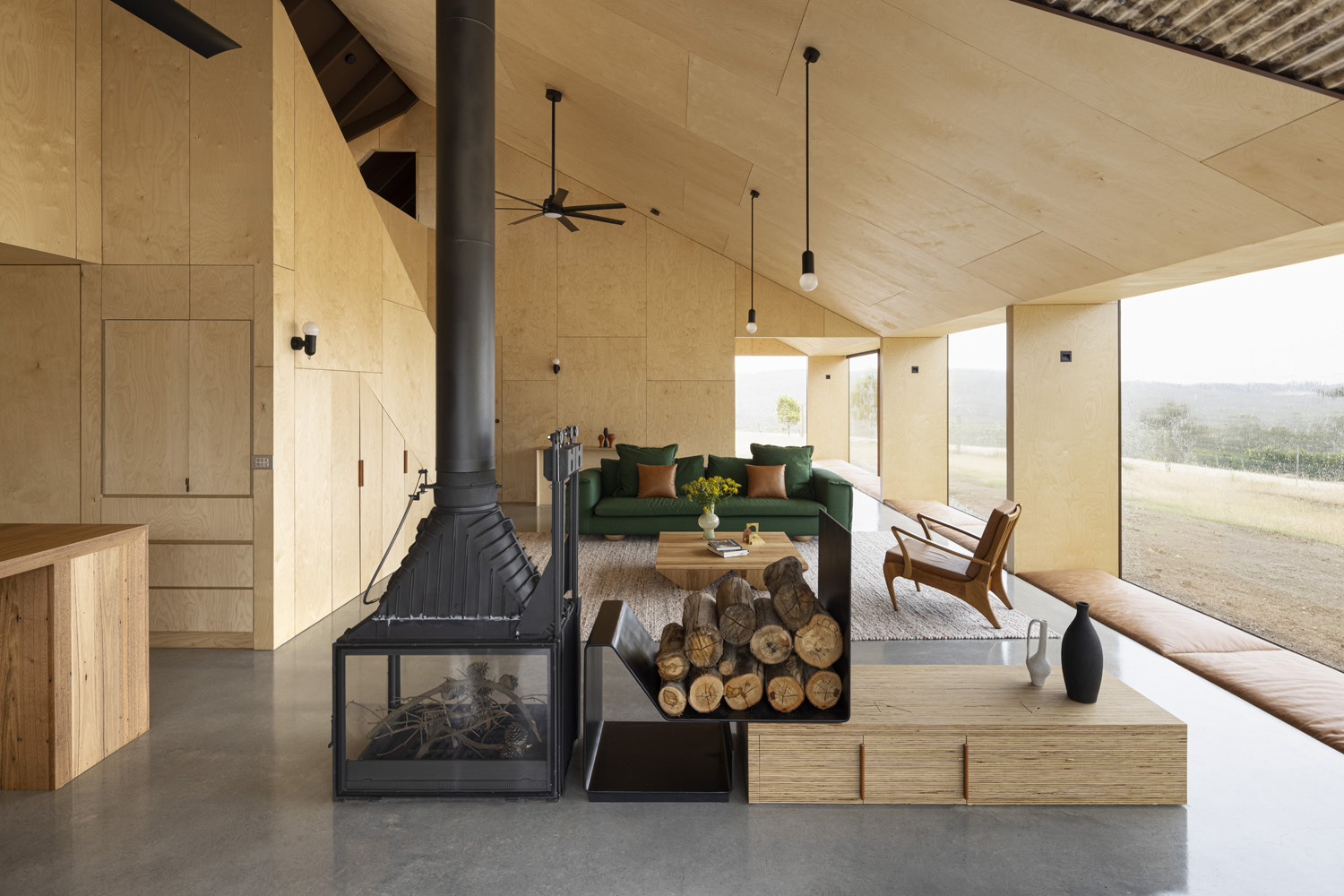 Tasmania's Modern Farmhouse With a Twist