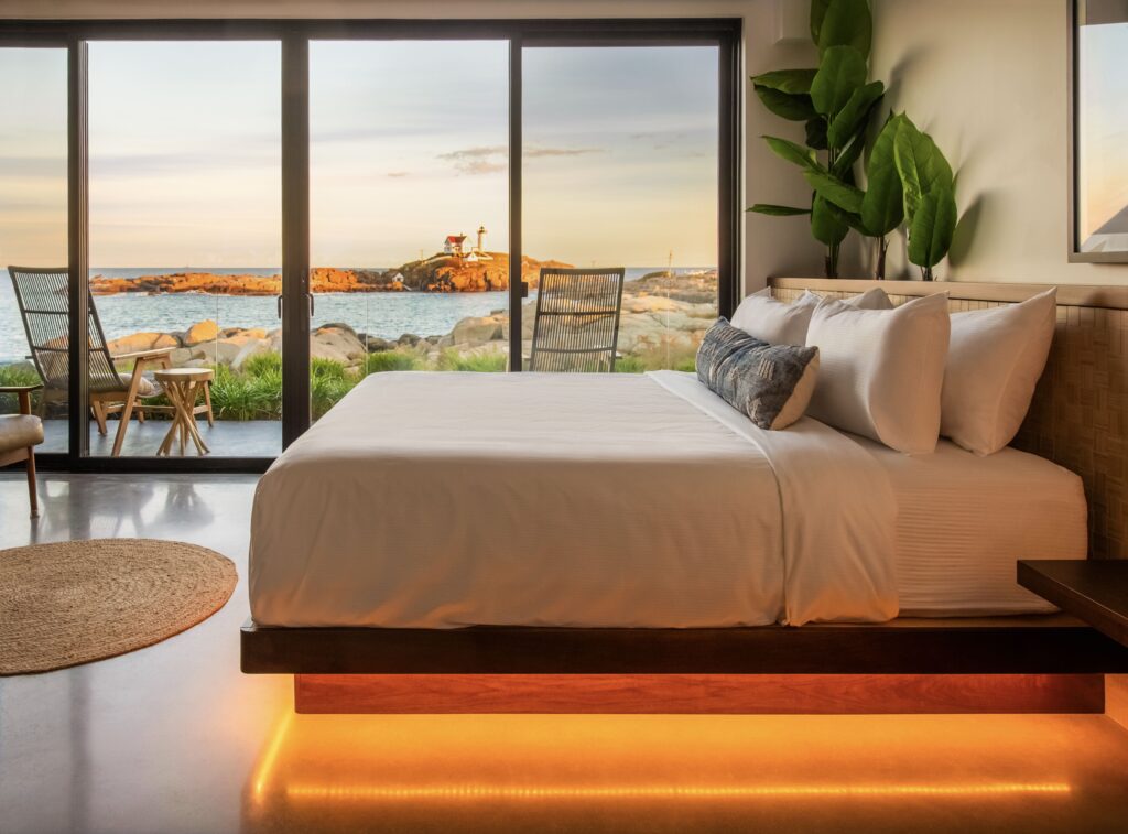 Design Magic Meets Nature's Embrace at The Viewpoint's Immersive Shoreside Rooms