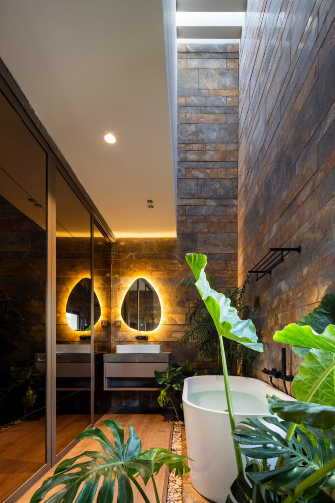 Energy-Efficient SkyGarden House, a Green Oasis in Urban Vietnam. Pham Huu Son Architects. Photo Credits: Hiroyuki Oki