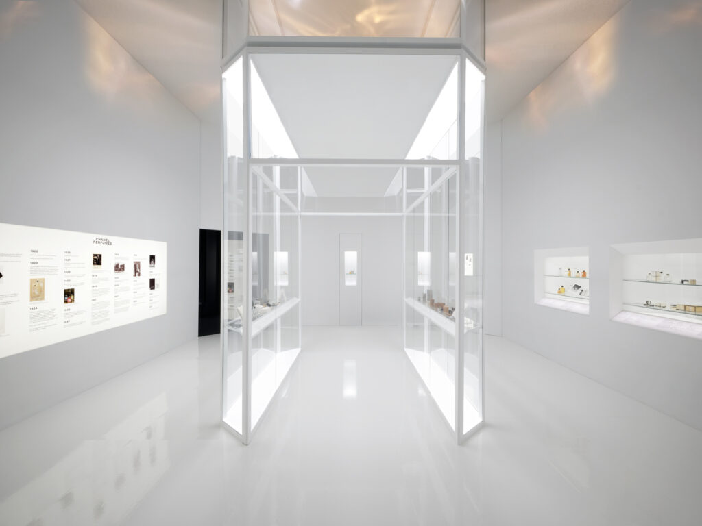 The Perfume Room, where the lighting recreates the sense of beams of light passing through perfume's golden liquid.