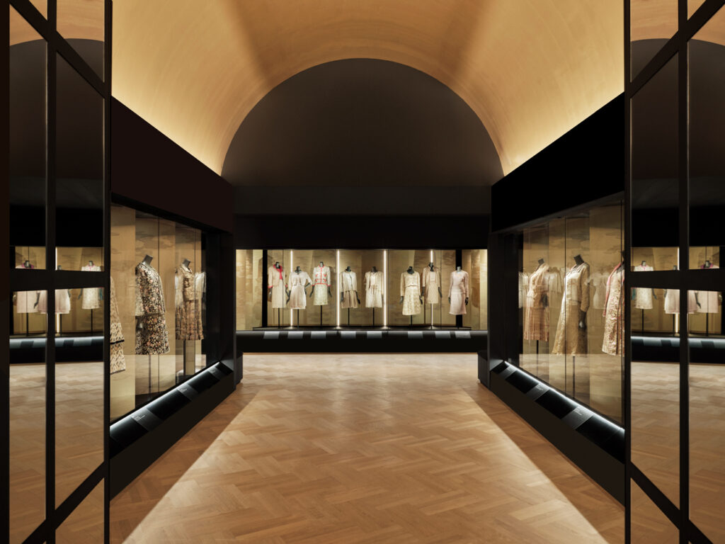 アート・デザイン・音楽 GABRIELLE CHANEL FASHION MANIFESTO Gabrielle Chanel. Fashion Manifesto Exhibition in London