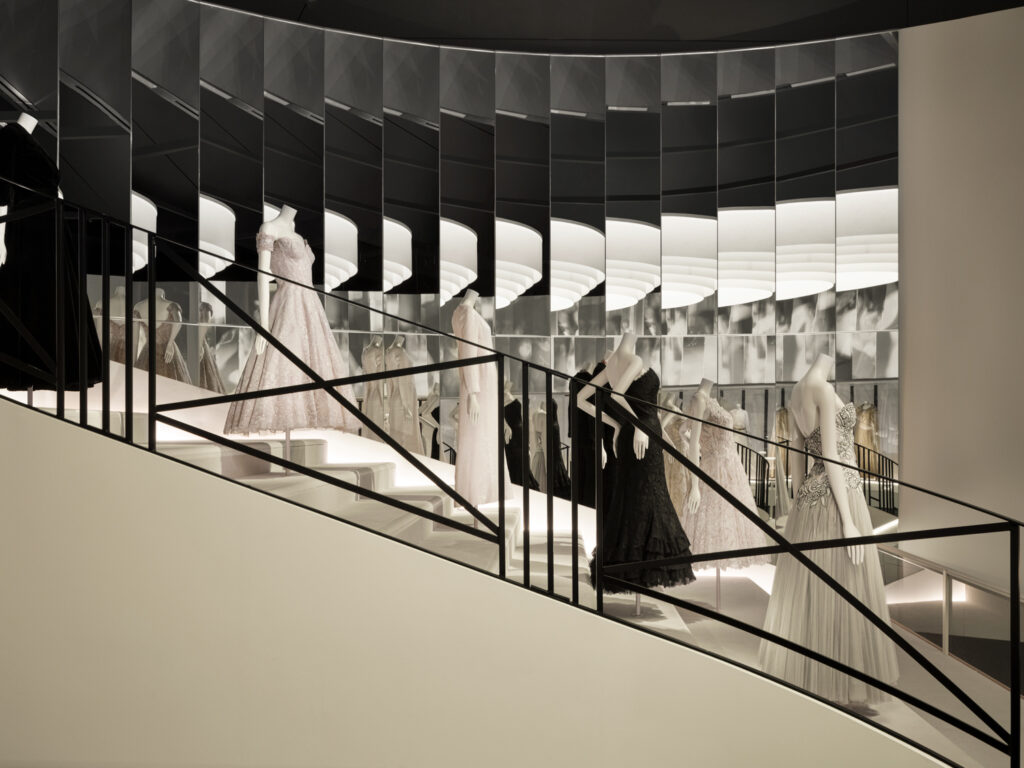 This section recreates the real-life Rue Cambon staircase - the location for Chanel's boutique, haute couture salon and her own apartment