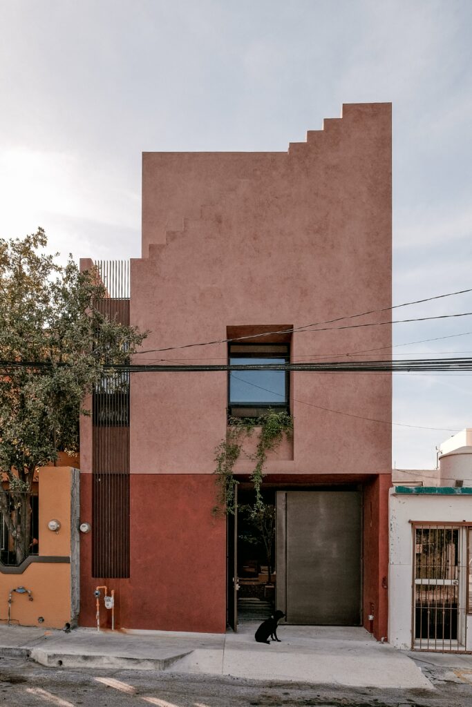 A Contemporary Interpretation of Northwest Mexican Heritage in Ederlezi House