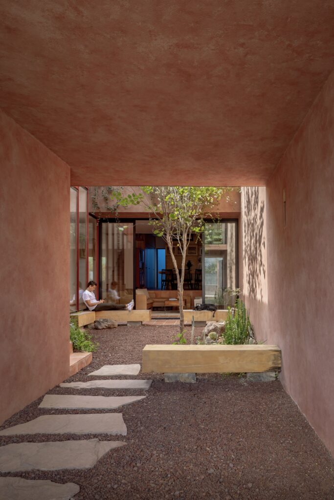 A Contemporary Interpretation of Northwest Mexican Heritage in Ederlezi House