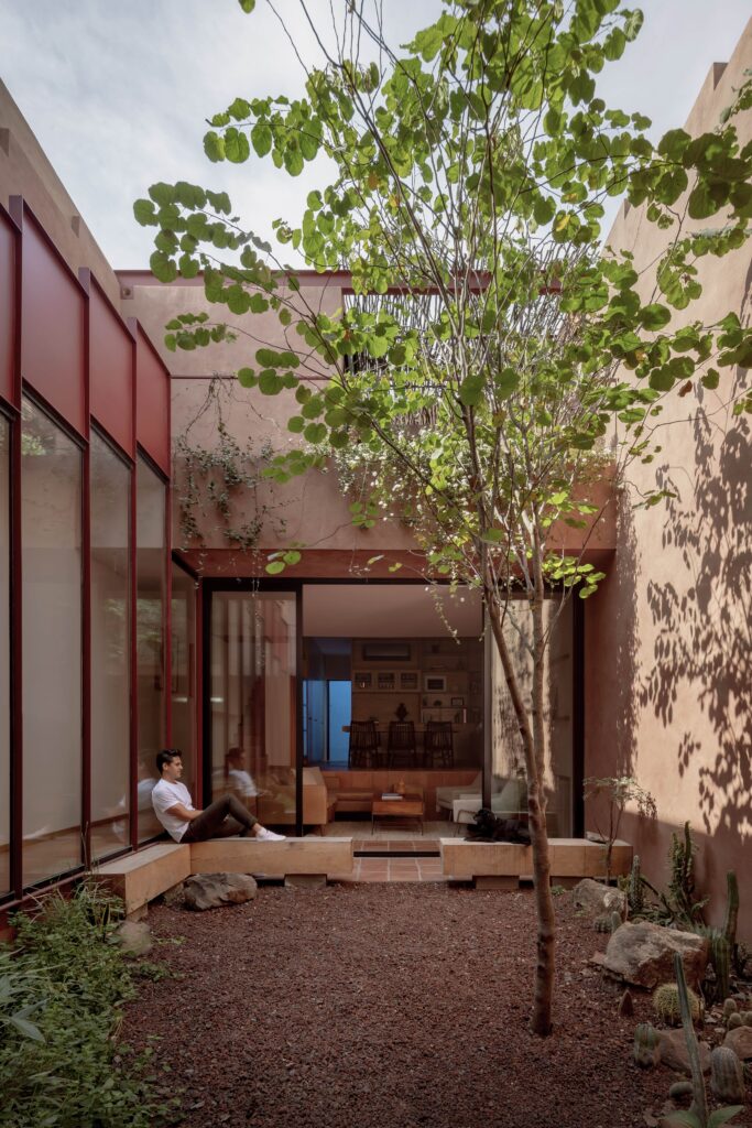 A Contemporary Interpretation of Northwest Mexican Heritage in Ederlezi House