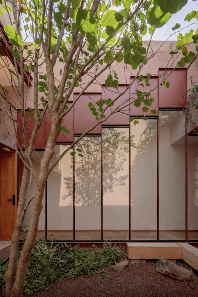 A Contemporary Interpretation of Northwest Mexican Heritage in Ederlezi House