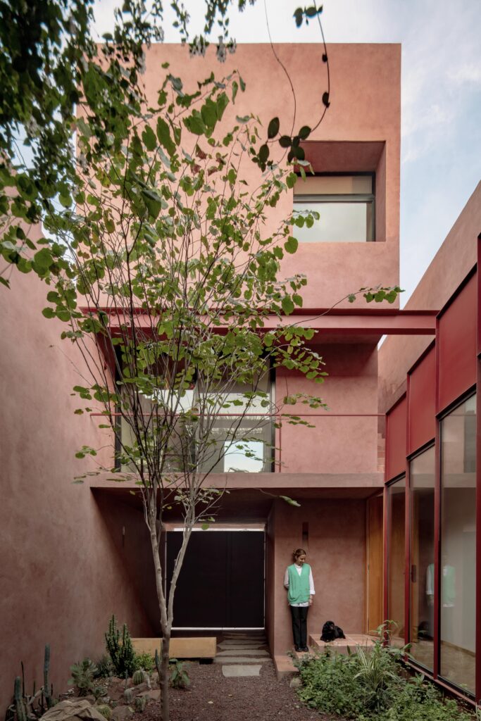 A Contemporary Interpretation of Northwest Mexican Heritage in Ederlezi House