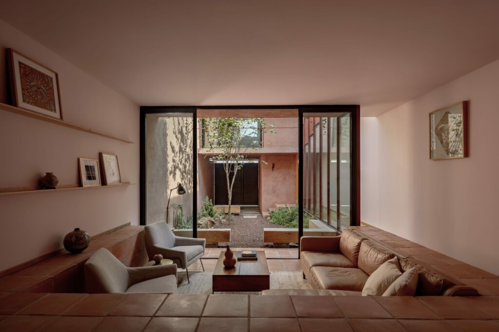 A Contemporary Interpretation of Northwest Mexican Heritage in Ederlezi House