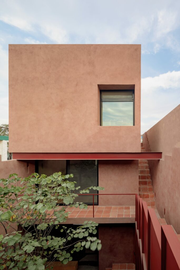A Contemporary Interpretation of Northwest Mexican Heritage in Ederlezi House