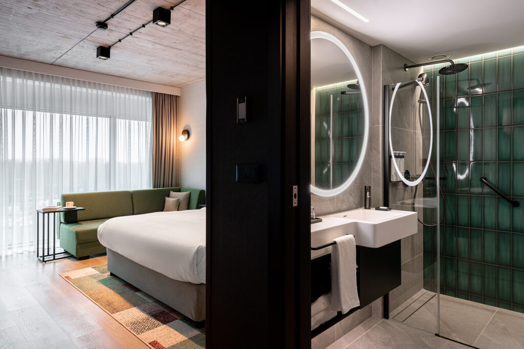 Jungle Retreat in the Heart of the City - Hyatt Place Krakow MIXD