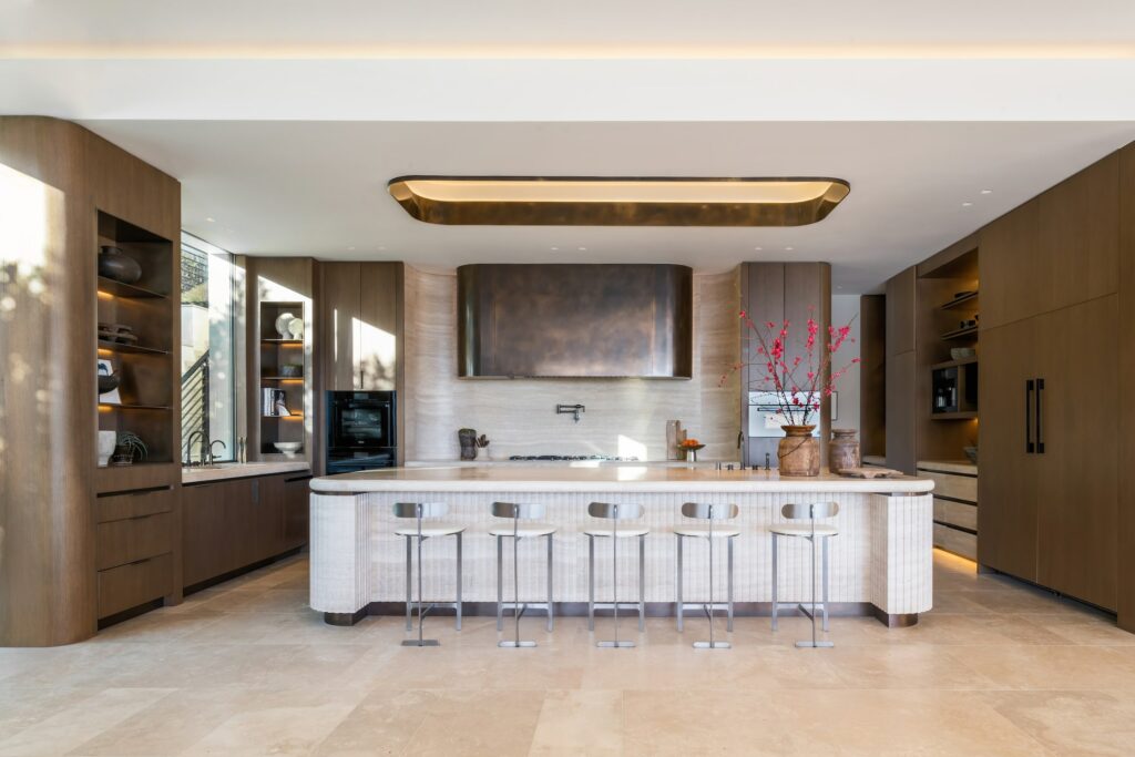 1055 Stradella, Where California Dreamscape Meets Exquisite Design