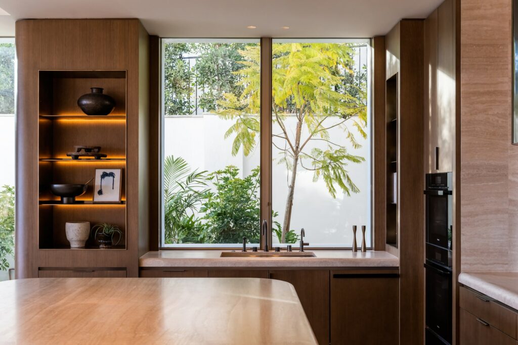 1055 Stradella, Where California Dreamscape Meets Exquisite Design