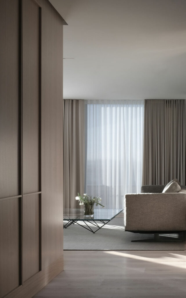 A Custom-Designed Apartment Where Daylight Fills Every Corner