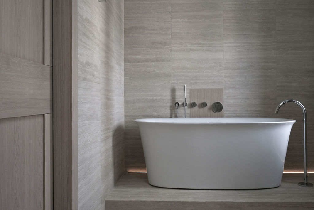 A Custom-Designed Apartment Where Daylight Fills Every Corner