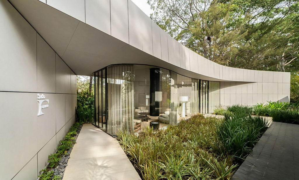 Studio + Formica project by architects Assis Humberto and Marcus Vinícius from Studio Arquitetônico has become a sensory haven within CASACOR Minas
