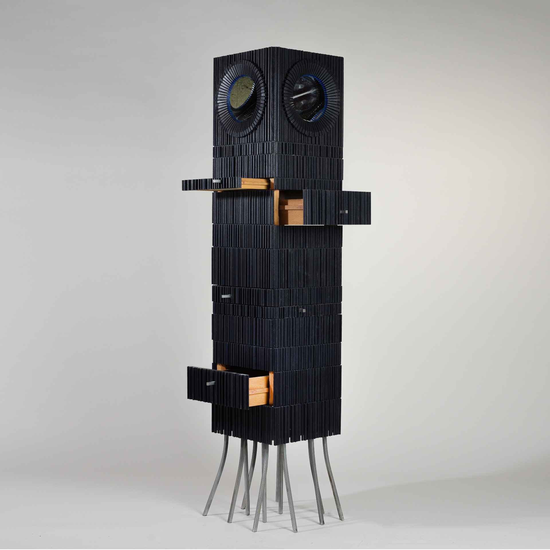 An Eccentric Furniture Experiment Exploring Identity and Existence - D5 MAG – Design Magazine An Eccentric Furniture Experiment Exploring Identity and Existence - D5 MAG – Design Magazine