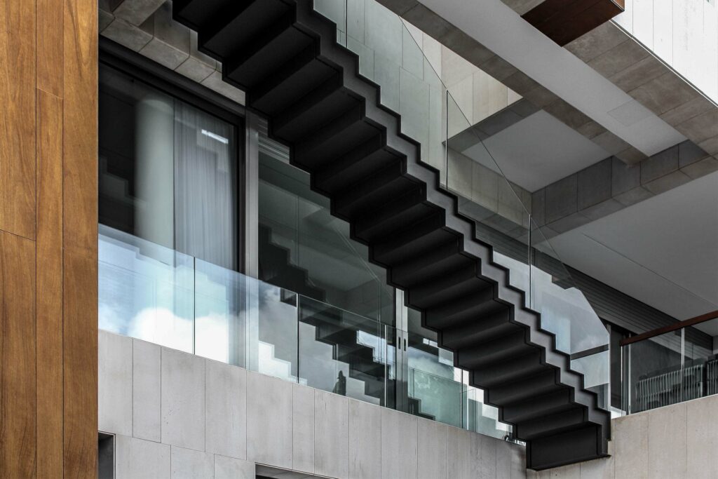 A Fragmented Harmony of a D3 Villa