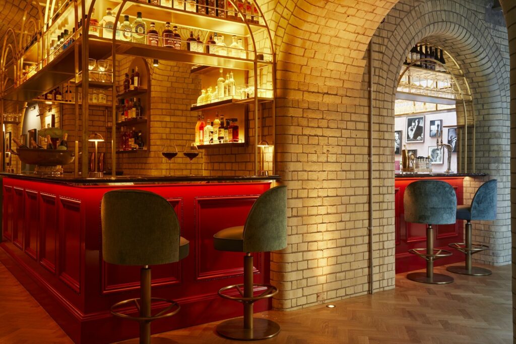 Audrey Green & Larry's Bar at London's National Portrait Gallery by Run For The Hills. Photo Credit: Katya De Grunwald.