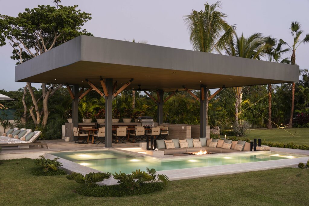 a functional, warm and aesthetically dynamic dream space has been created