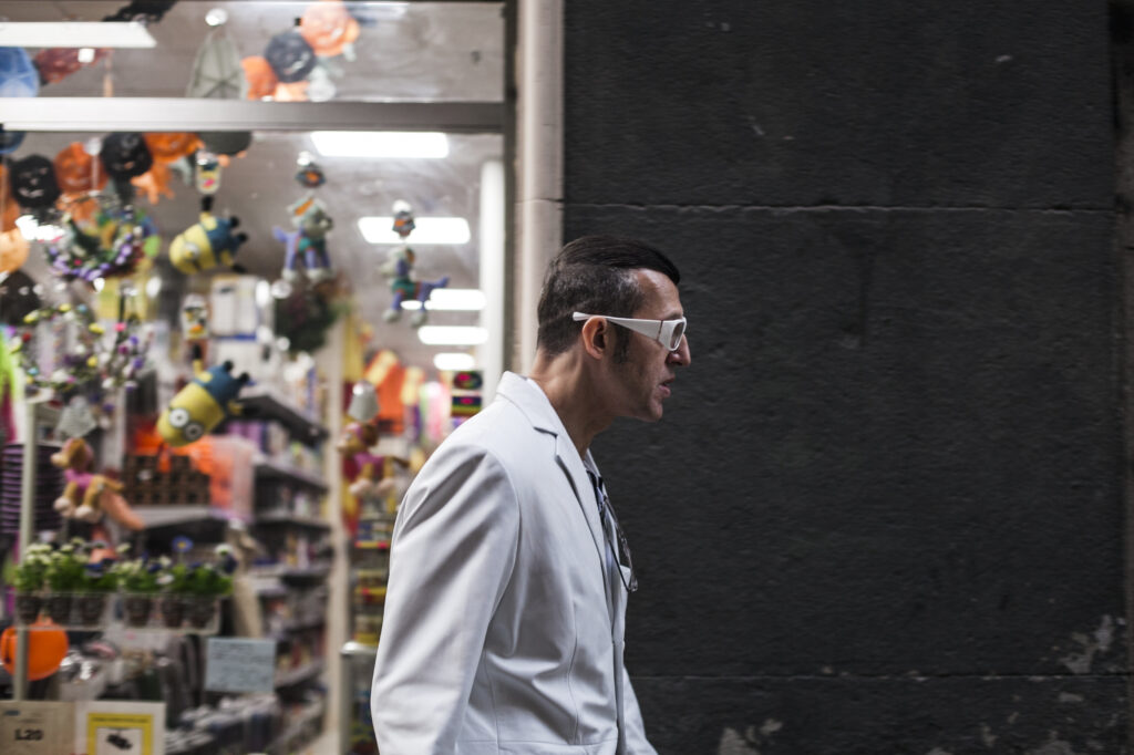 Award-winning product and interior designer Karim Rashid will share his insights on how technology is revolutionizing the way we live and interact with our living, working, and play environments.