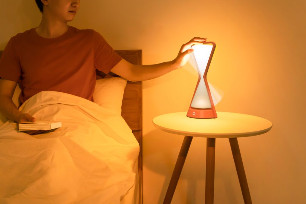 The Time Machine Table Lamp For a Better Time Management