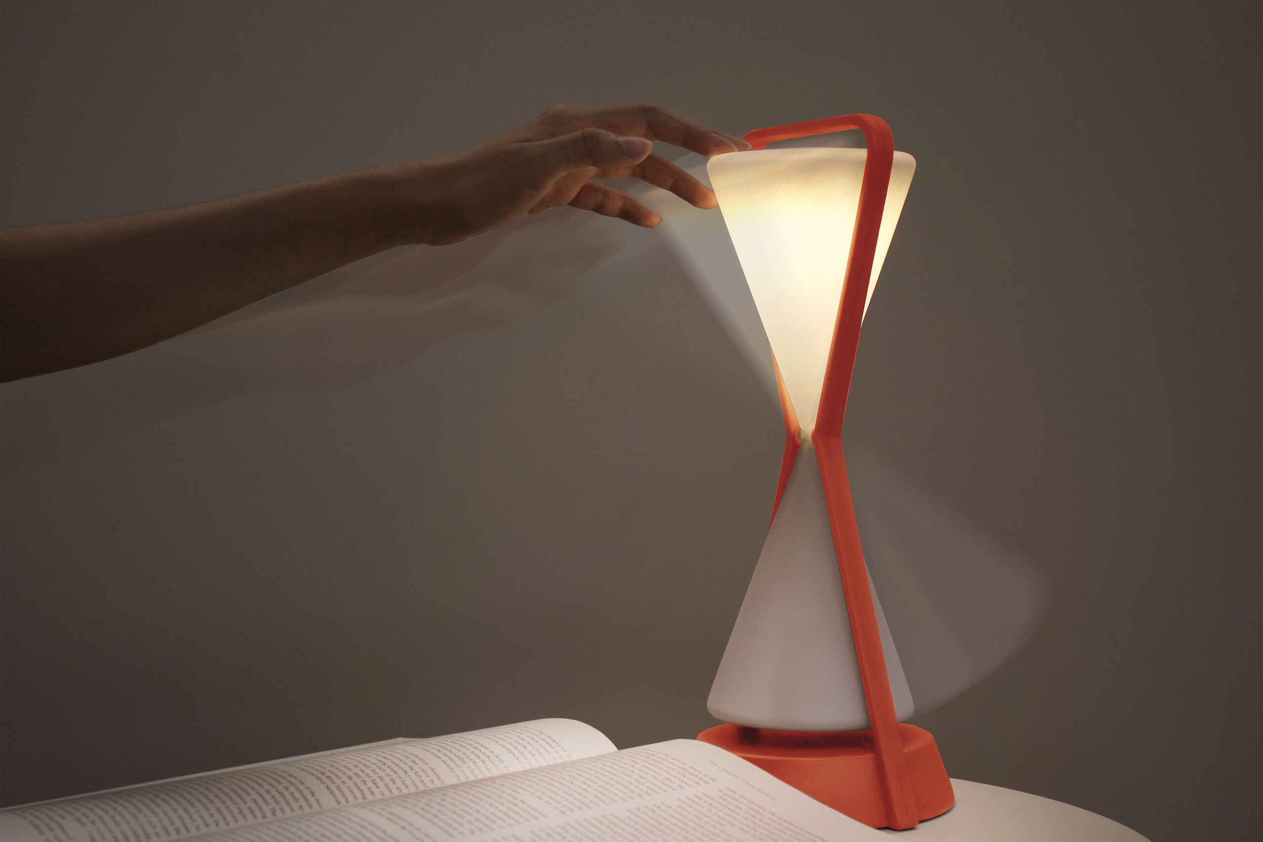 The Time Machine Table Lamp For a Better Time Management