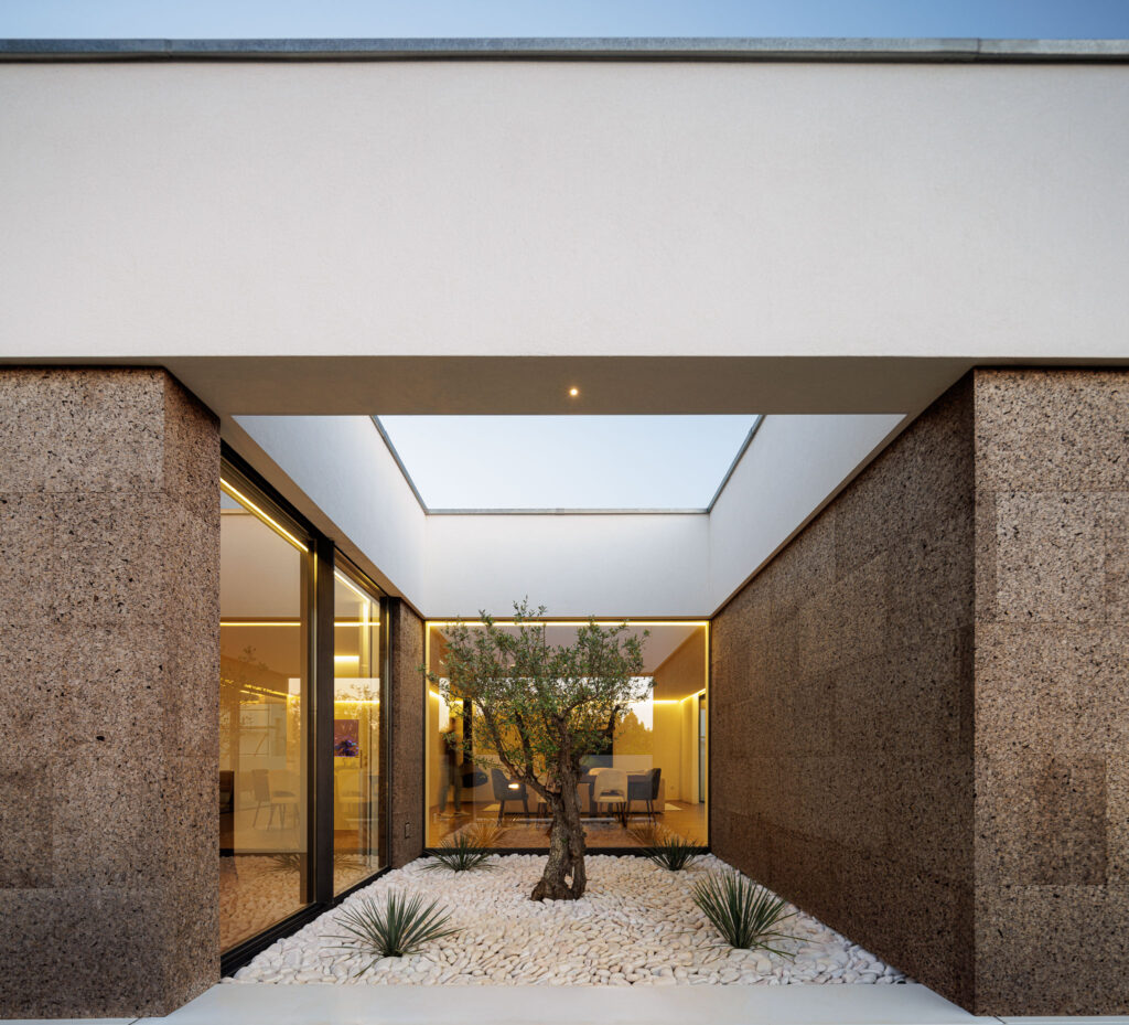 Photo credit: Ivo Tavares Studio