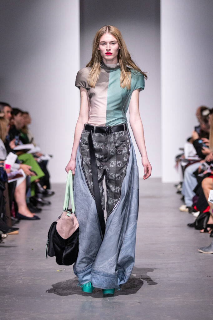 Konthorn Wutthiwongangkhana: Memories of Place. A Biography