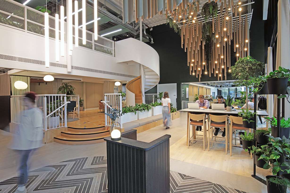 2 - Entrance to ground floor amenity spaces