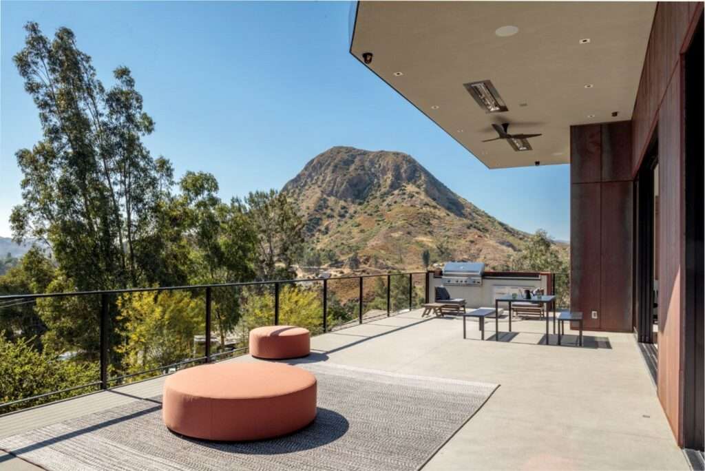 Photo credit: Joshua White Photograpy