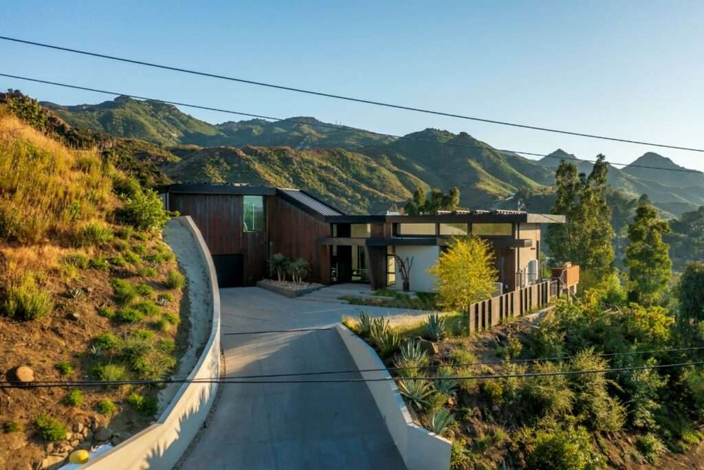 Photo credit: Joshua White Photograpy