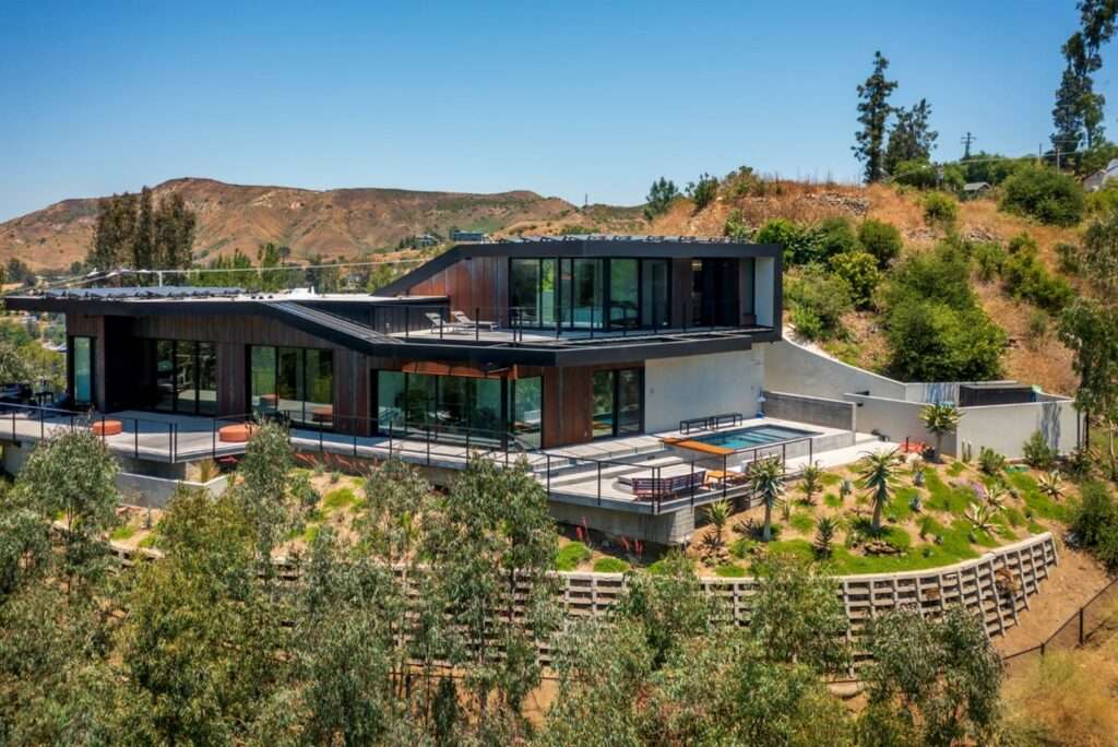 Photo credit: Joshua White Photograpy