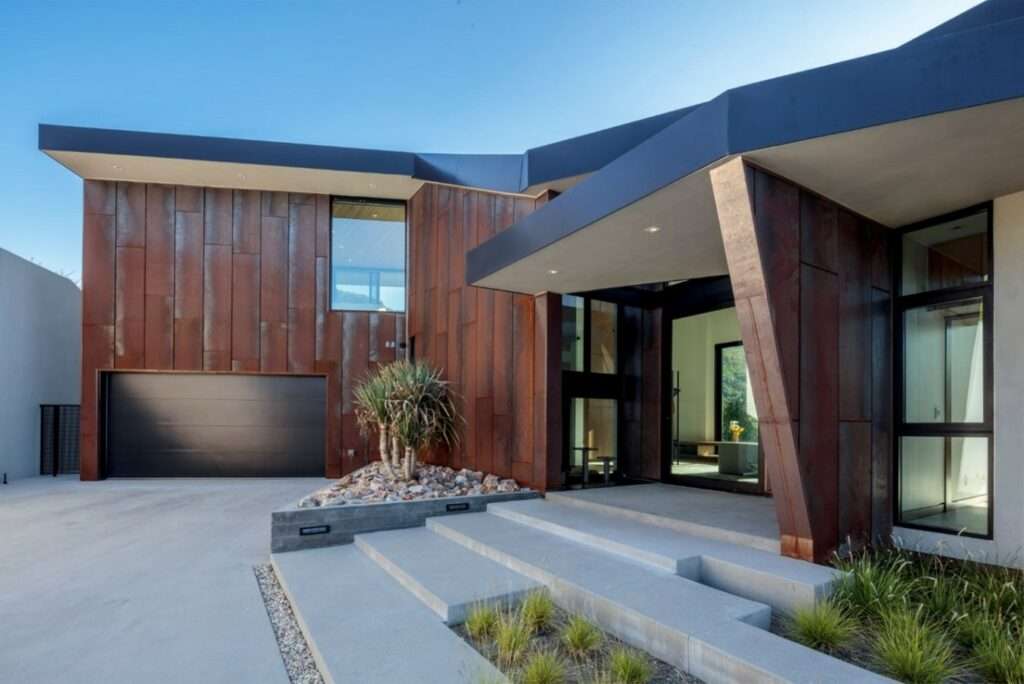 Photo credit: Joshua White Photograpy