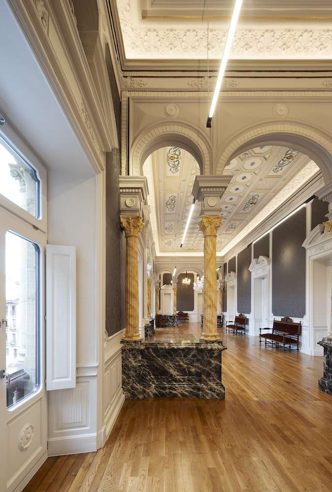 Bubble office in the refurbishment of the Assembly Hall of the Hernani Town Hall, Spain