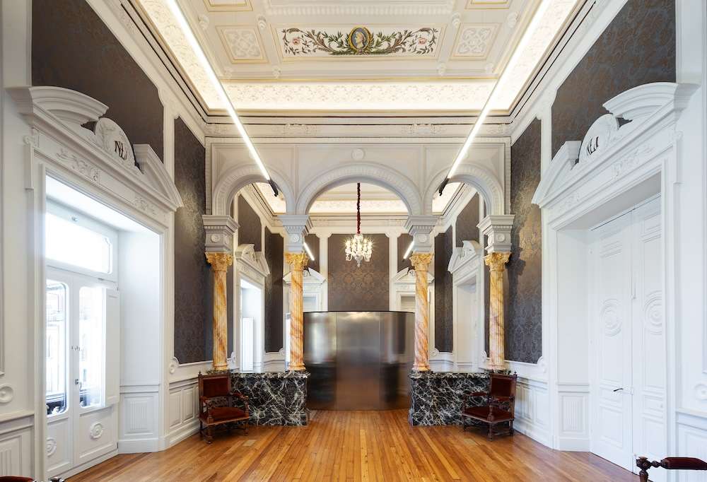 Bubble office in the refurbishment of the Assembly Hall of the Hernani Town Hall, Spain