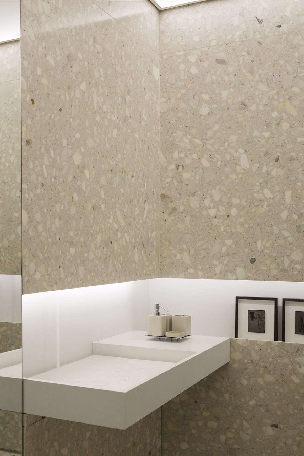 Curated visual reference: Gallery Detail: Art Meets Light In This Brazilian Family Apartment D5 Mag